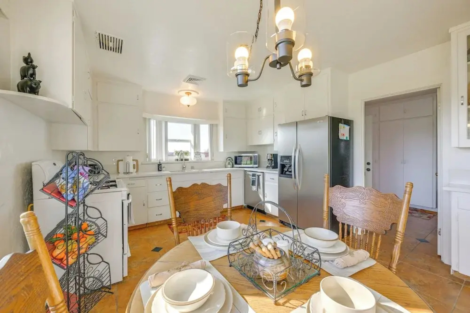 19 Mi to Sequoia Natl Park: Mtn-view Woodlake Gem