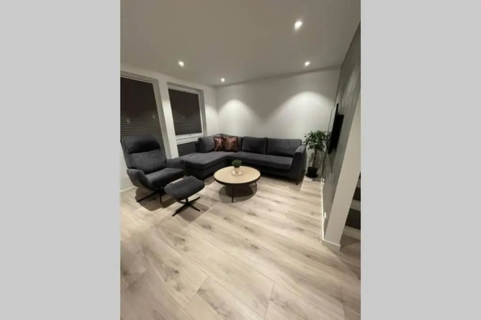 Nybygd feriebolig rett ved strand til leie!