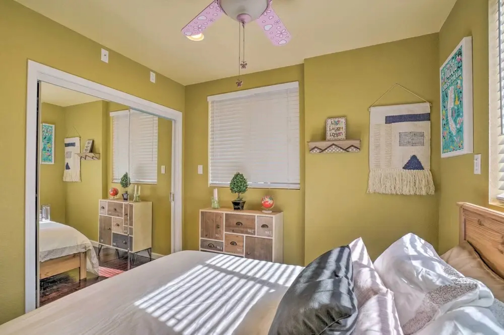 Cozy Cottage w/ Grill - 5 Mi to Mt Baldy Resort!