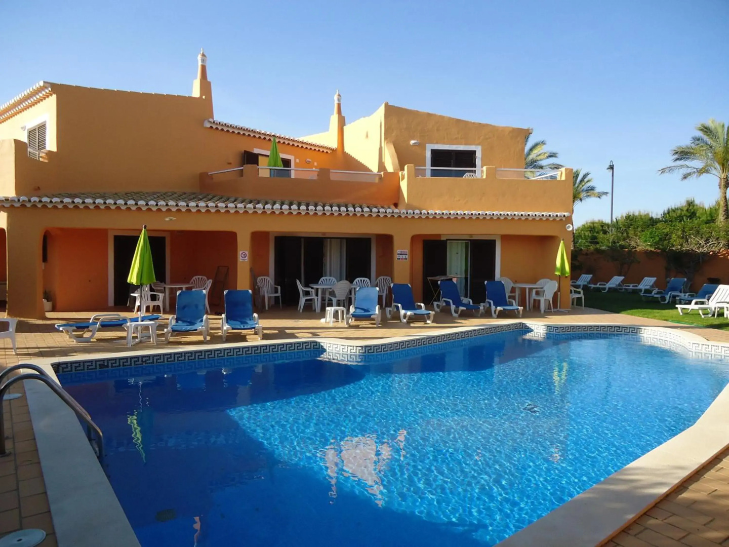 Canavial I & II Apartments