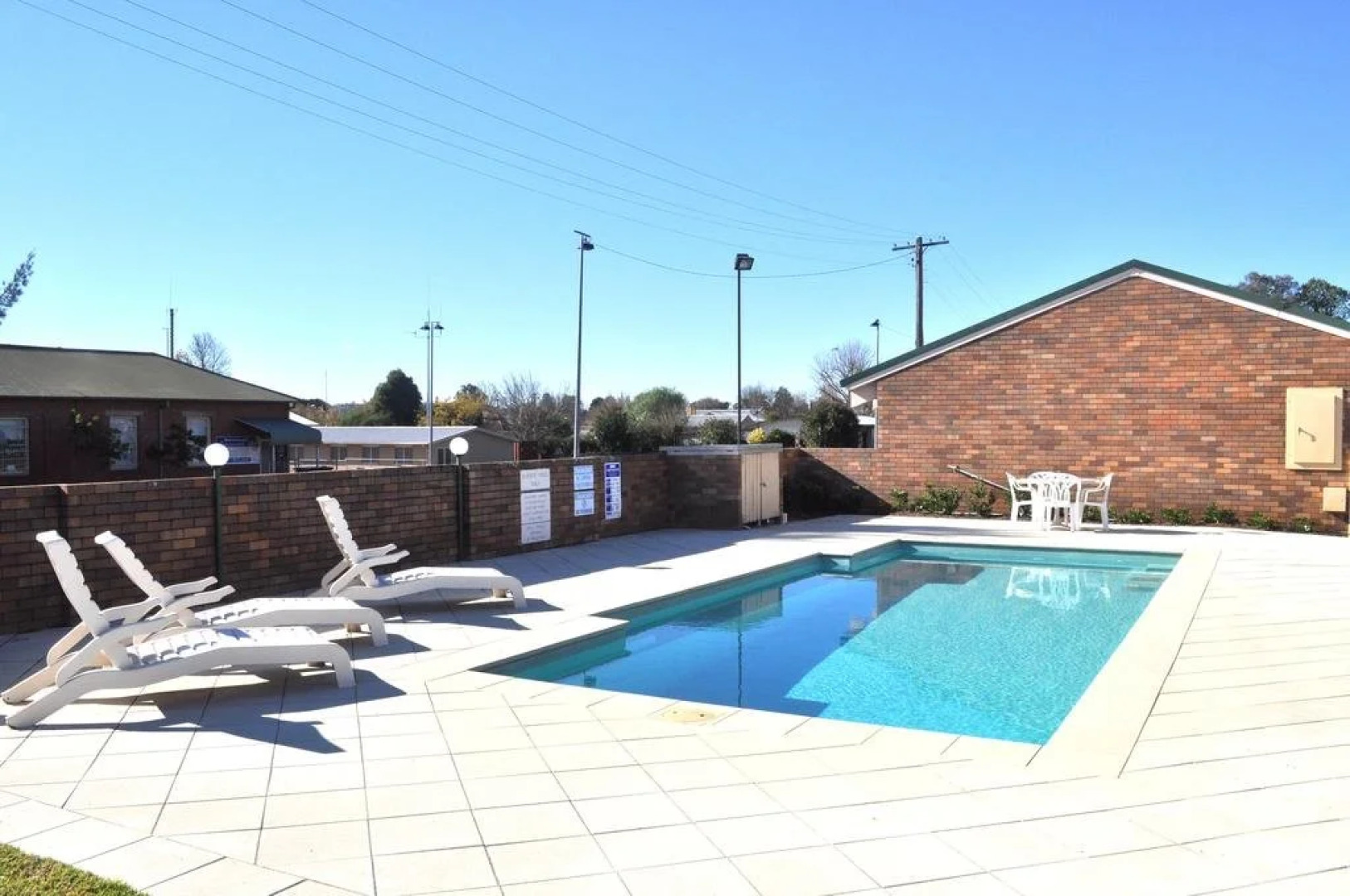 All Travellers Motor Inn