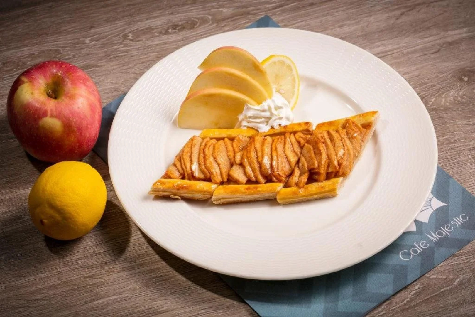 Royce Hotel & Casino