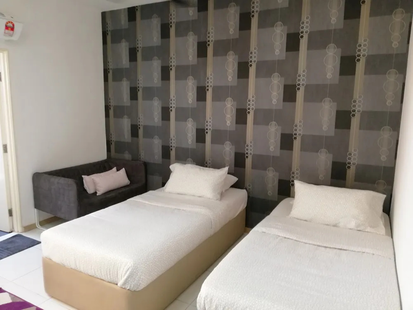Lawang Suite 1 Bedroom Corner Apartment