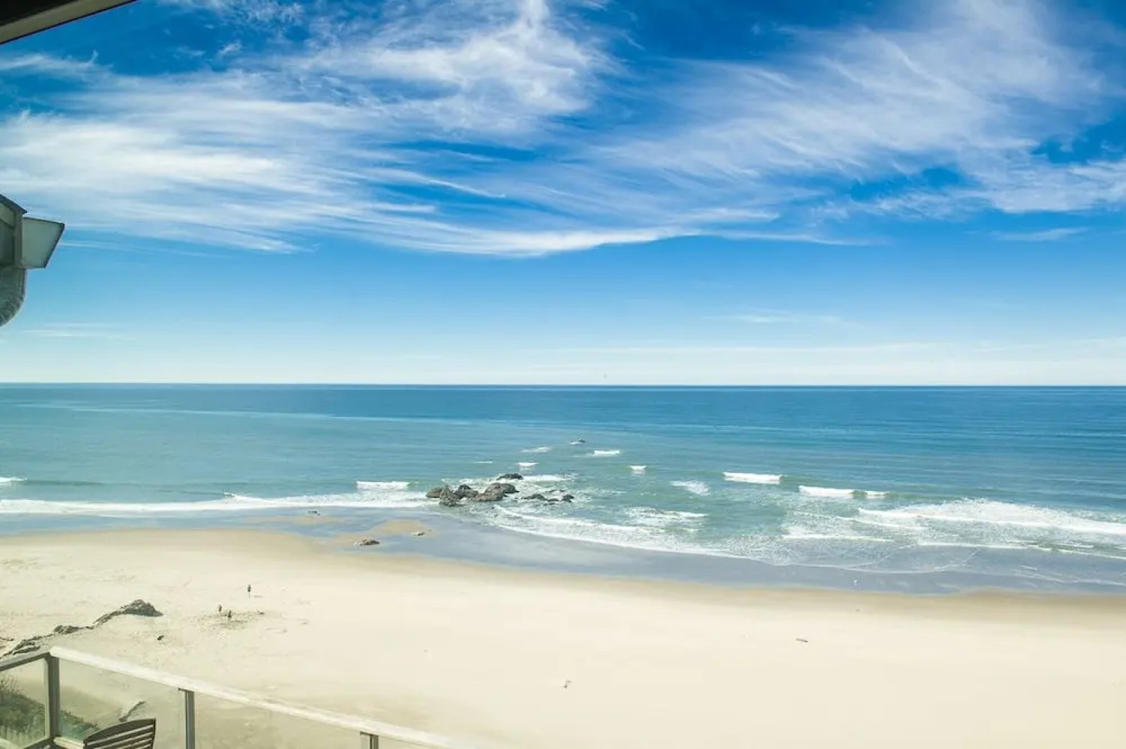 Sea Cliff 3 Br cottage by RedAwning