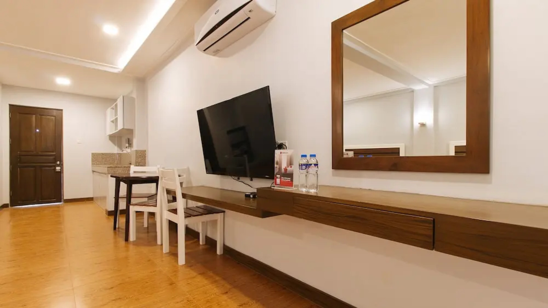 RedDoorz Premium @ Trece Indang Road