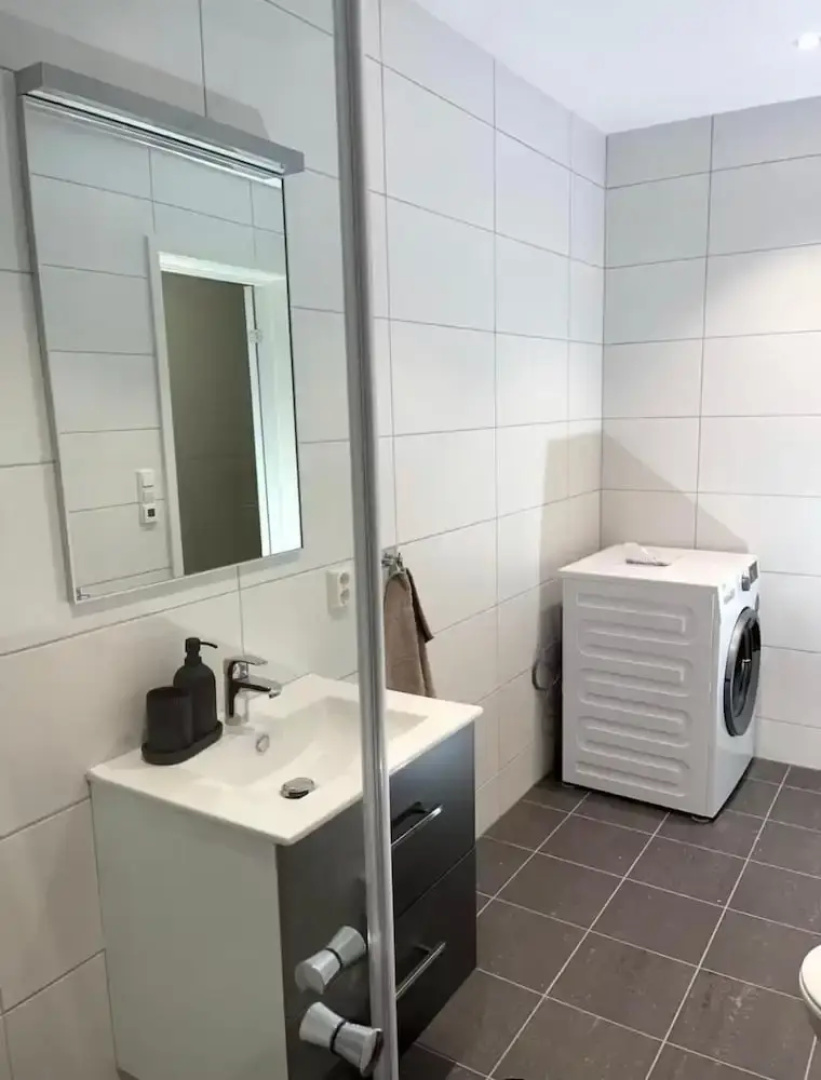 NEW Duplex Apartment Near the City With Free Private Parking