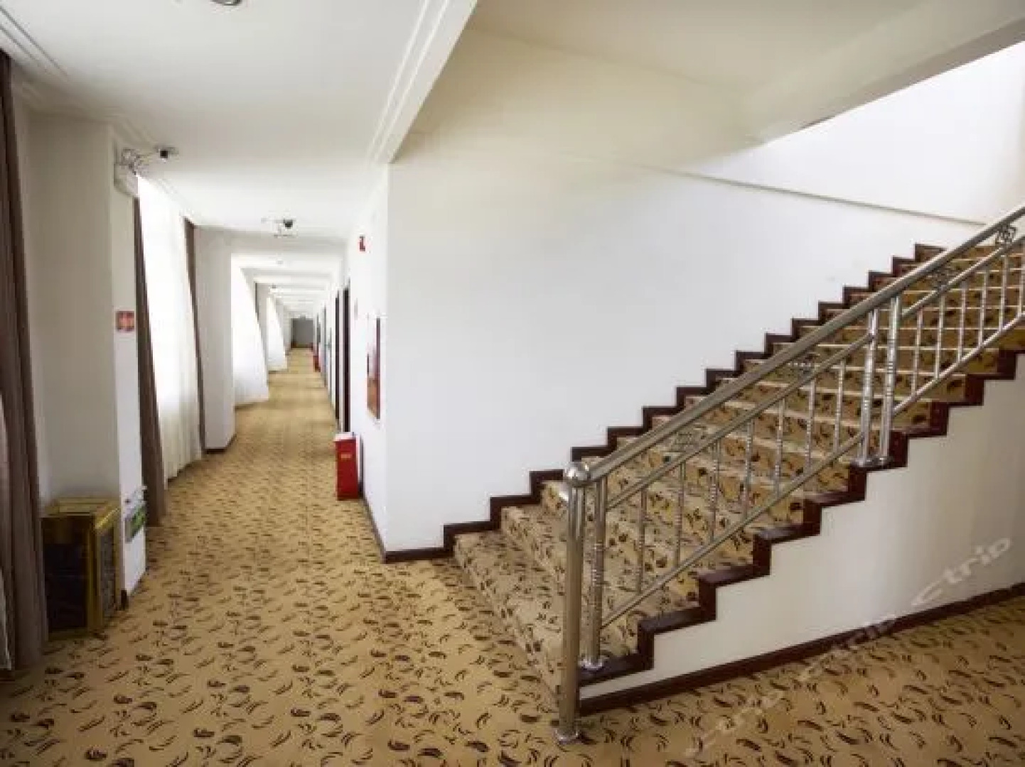 Super 8 Lhasa DuoDiLu