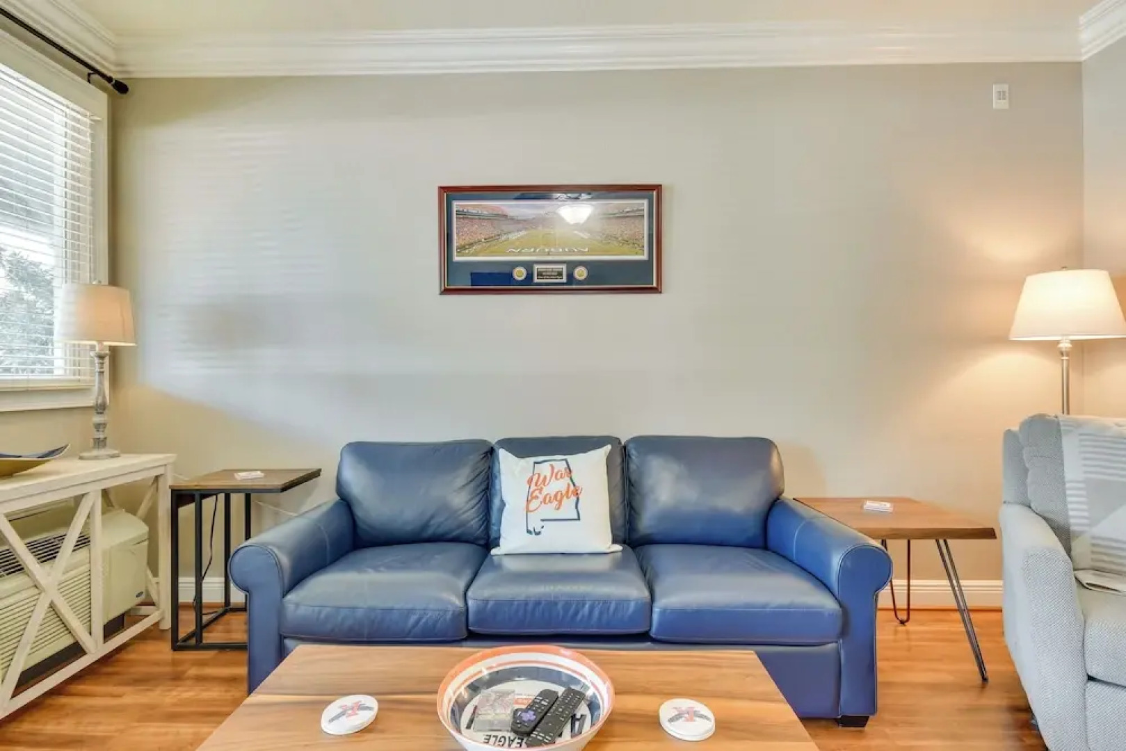 Auburn Retreat w/ Balcony - Walk to Campus!