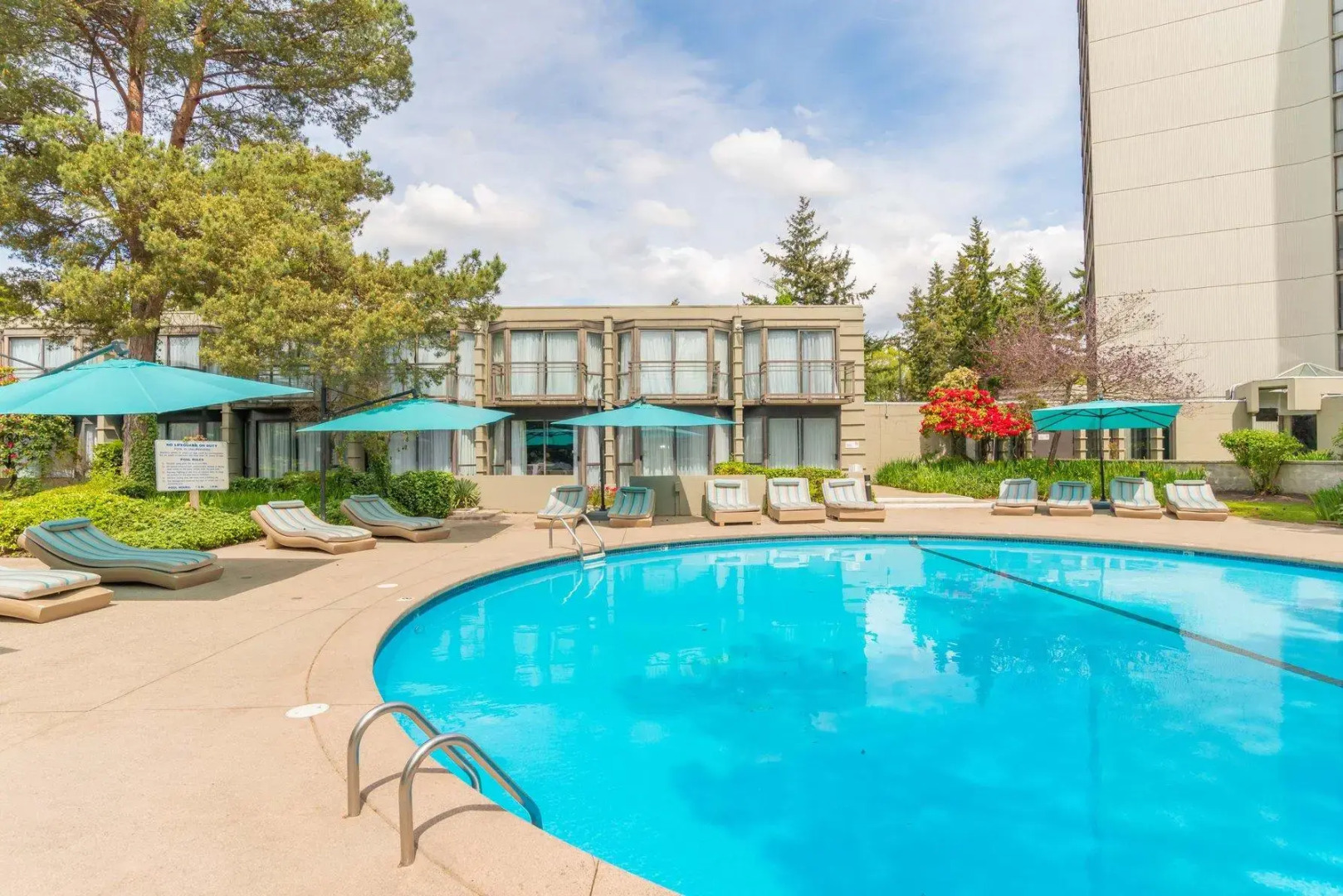 Sandman Signature Vancouver Airport Hotel & Resort