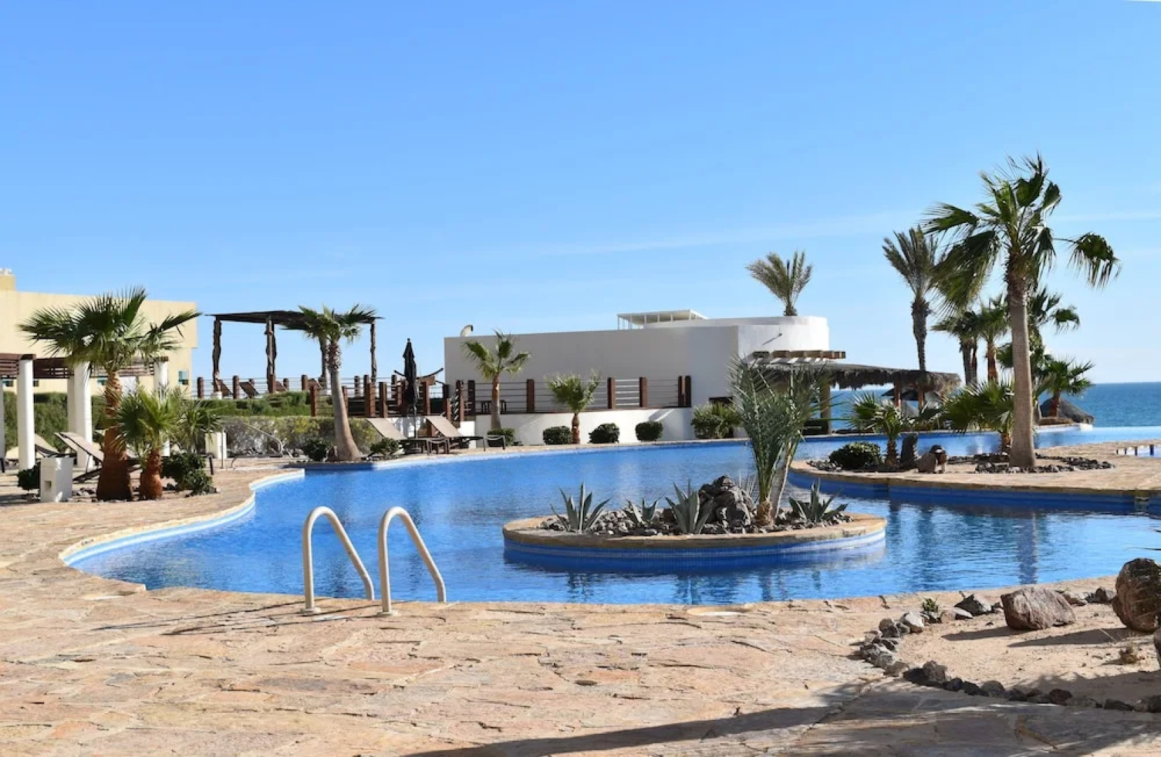 Luna Blanca by Kivoya