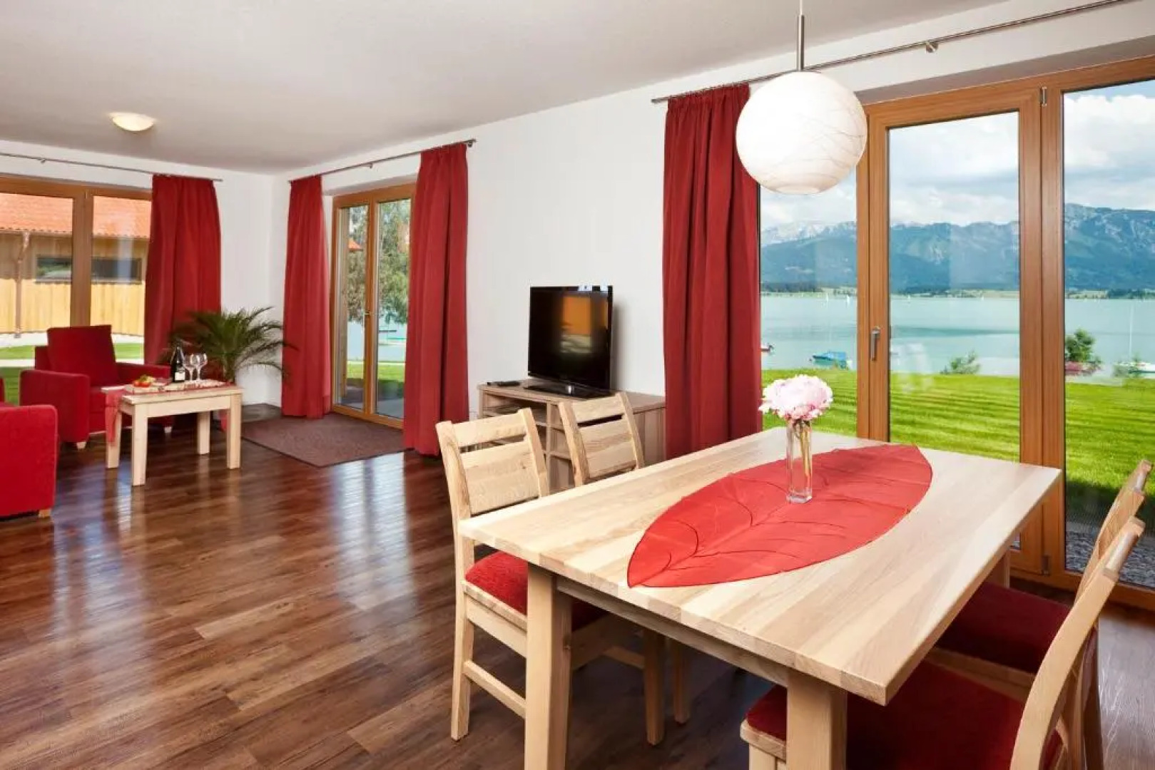 Seehotel und Appartements Schnöller