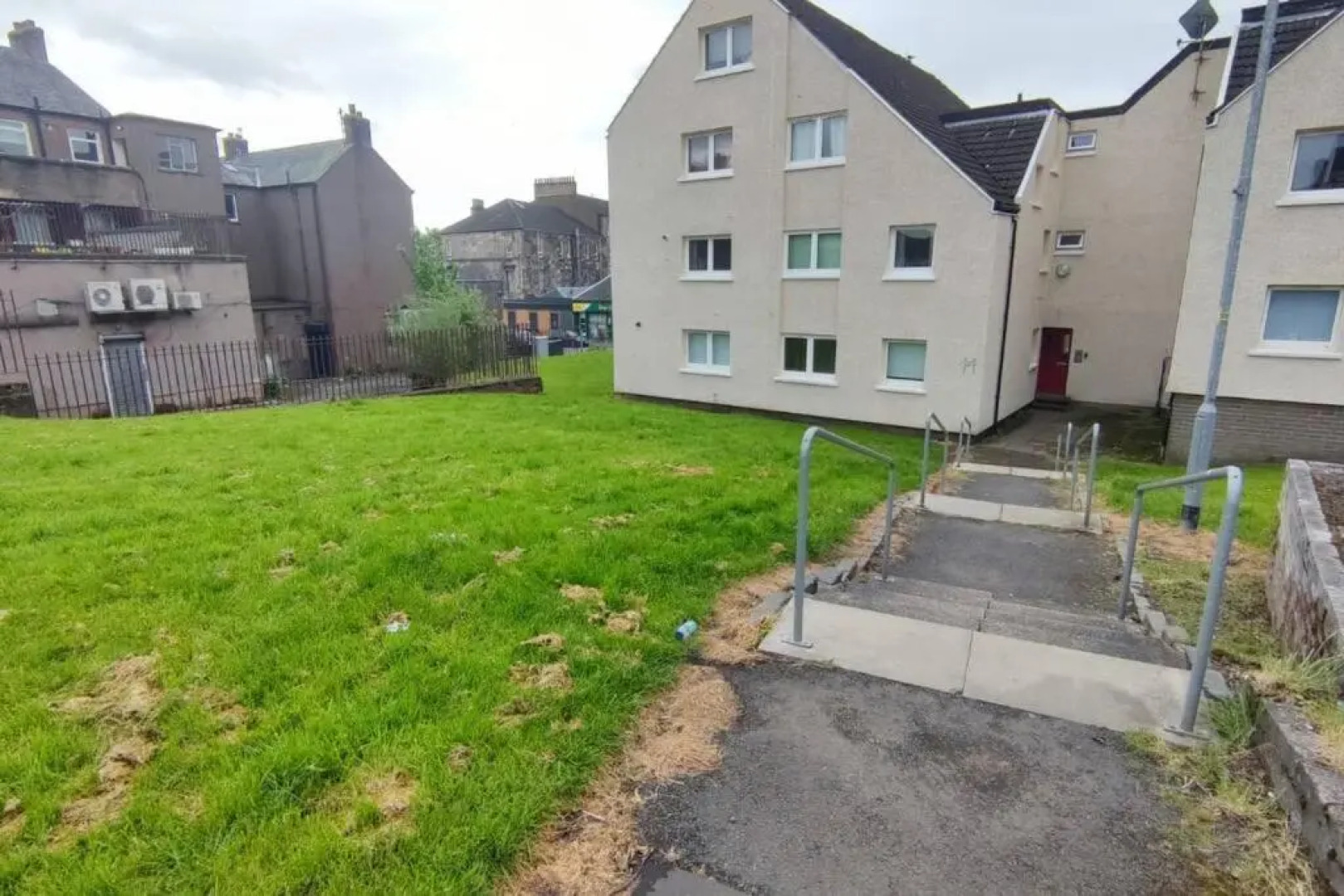 Lovely 2 Bedroom Modern Ground Floor Flat