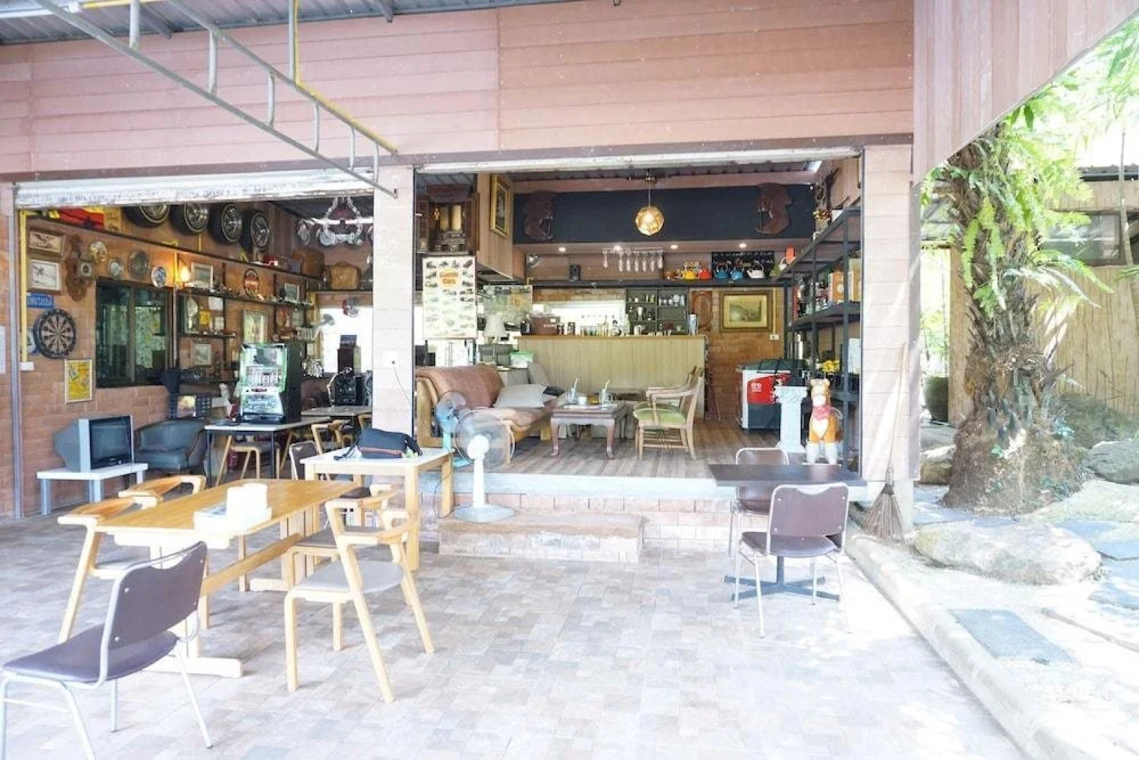 Na Thammachart Hotel