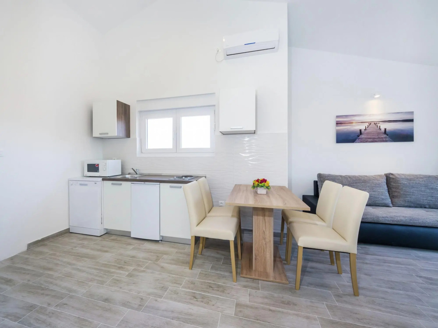 Apartment With Direct Sand Beach Access