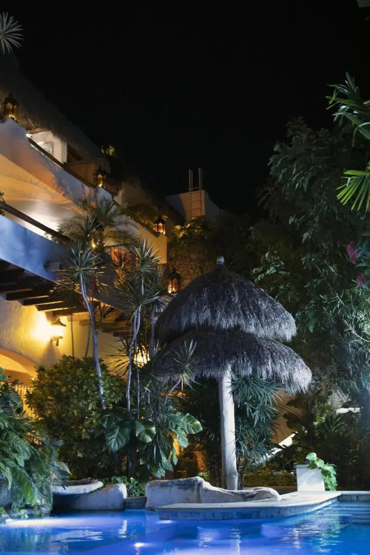 Mi Otra Casa - Adults Only