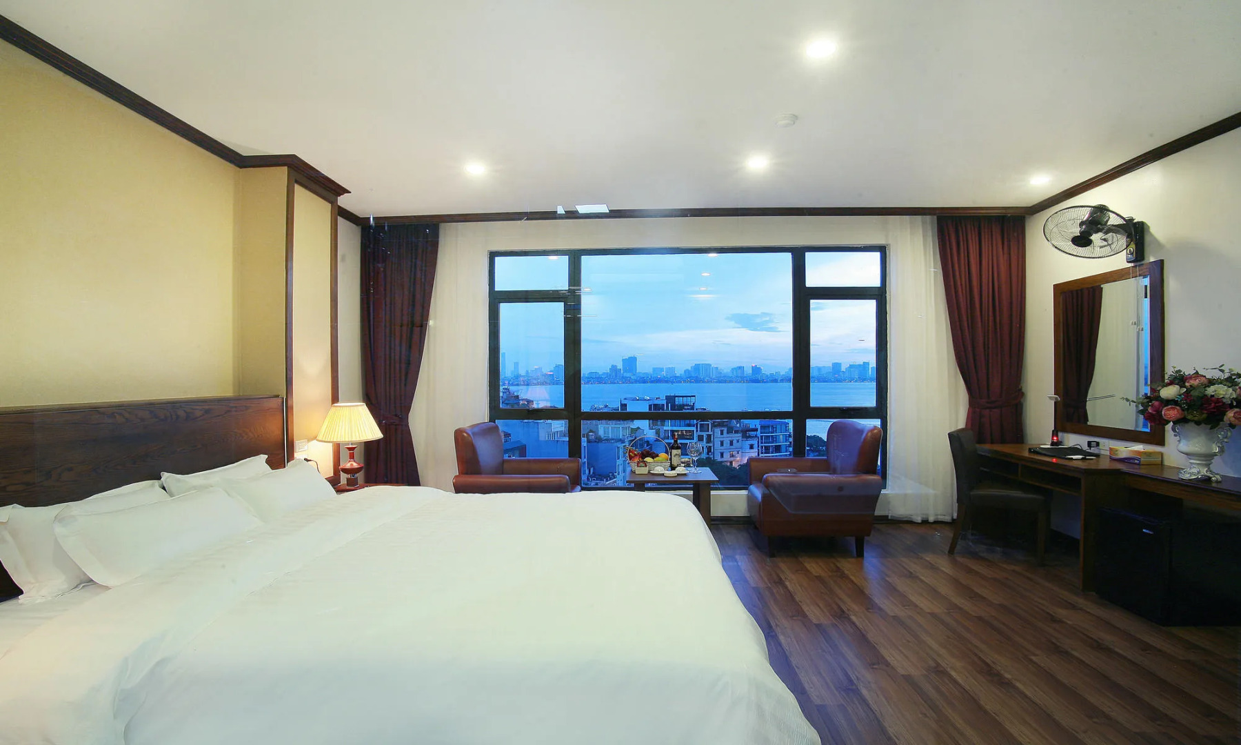 West Lake Home Hotel & Spa