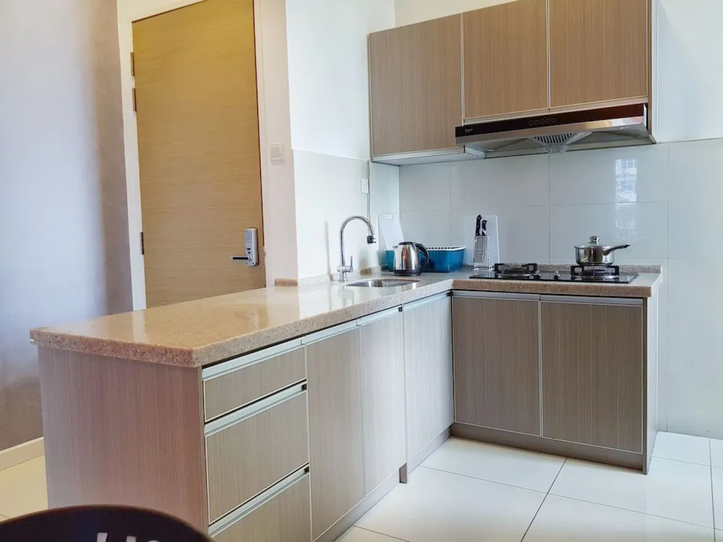 Teiw Family Homestay at Skypod Residence Puchong