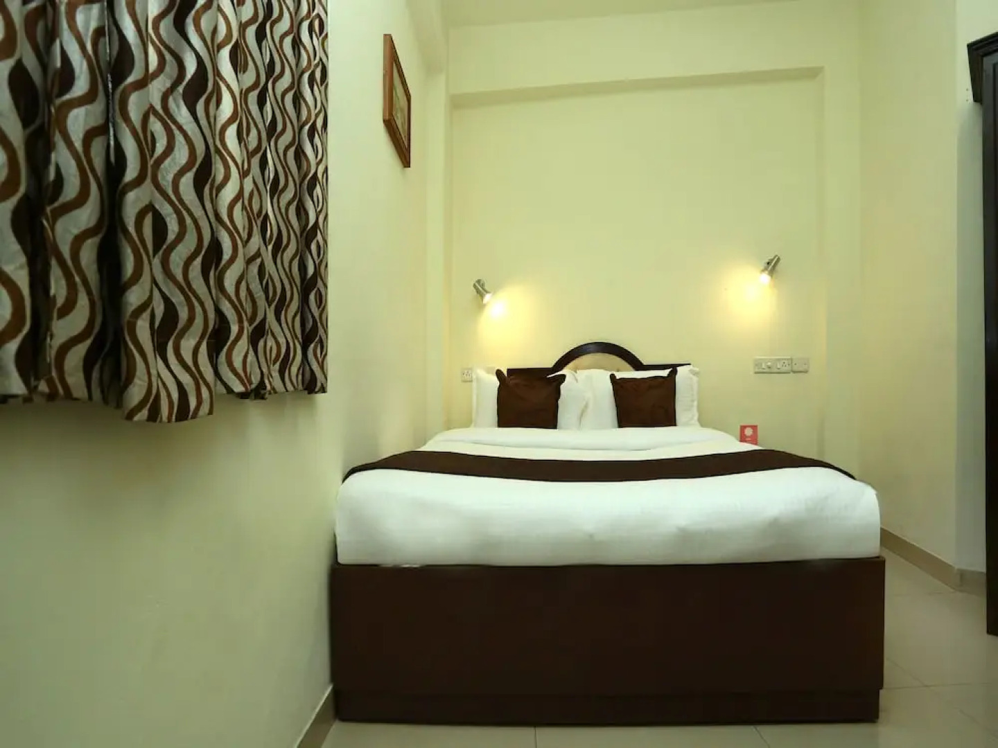 OYO 11492 Gateway Inn