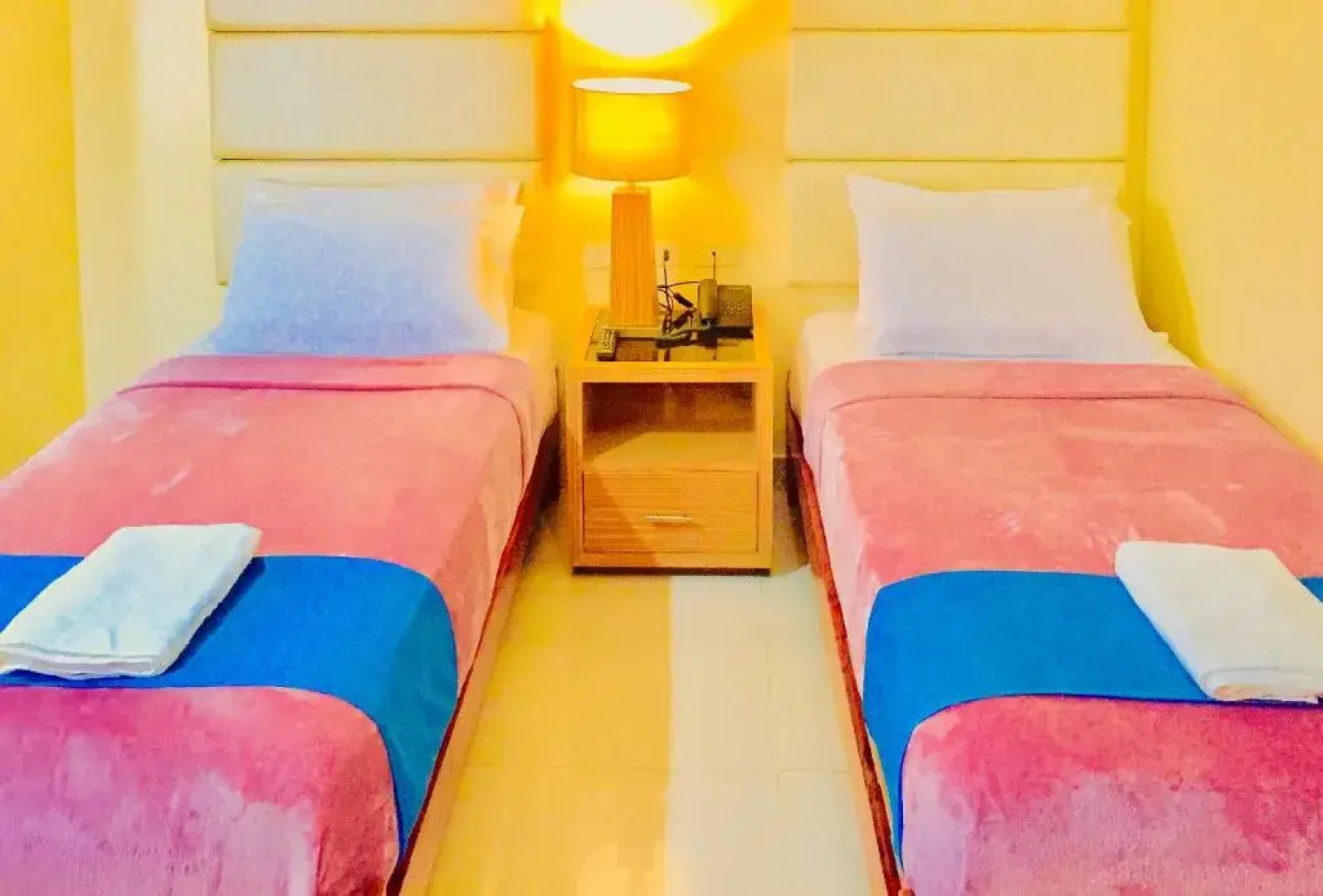 RedDoorz Plus @ ABC Landmark Hotel