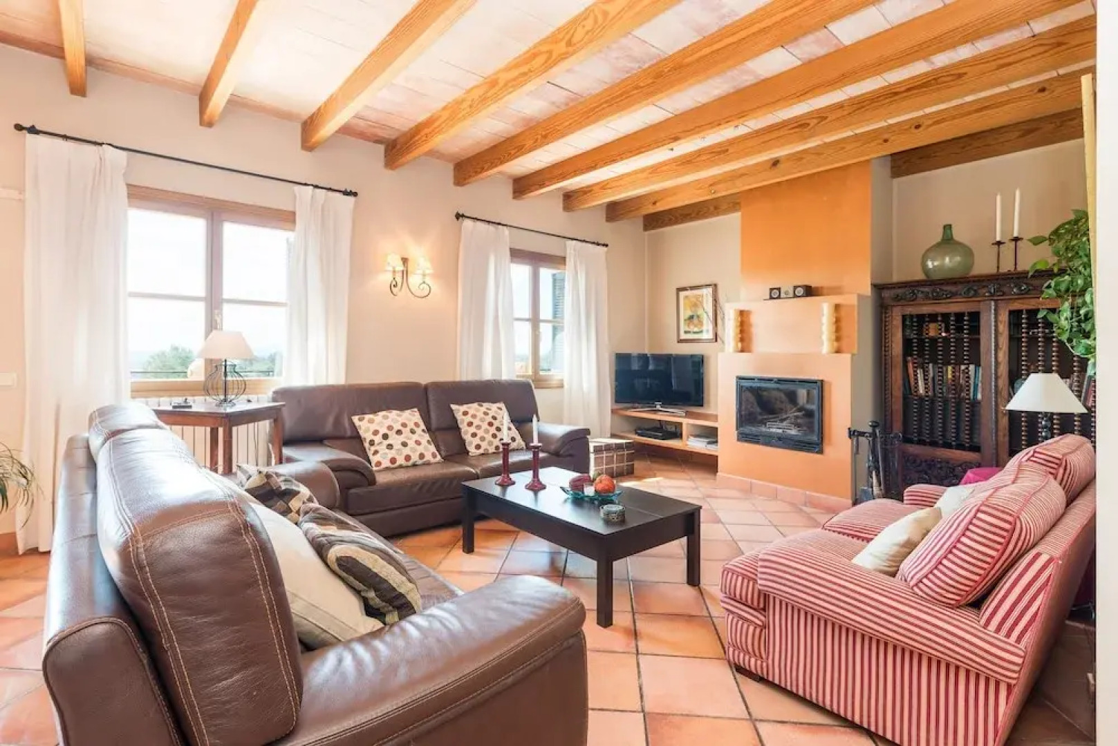 Es Pinar in Alar With 4 Bedrooms and 4 Bathrooms