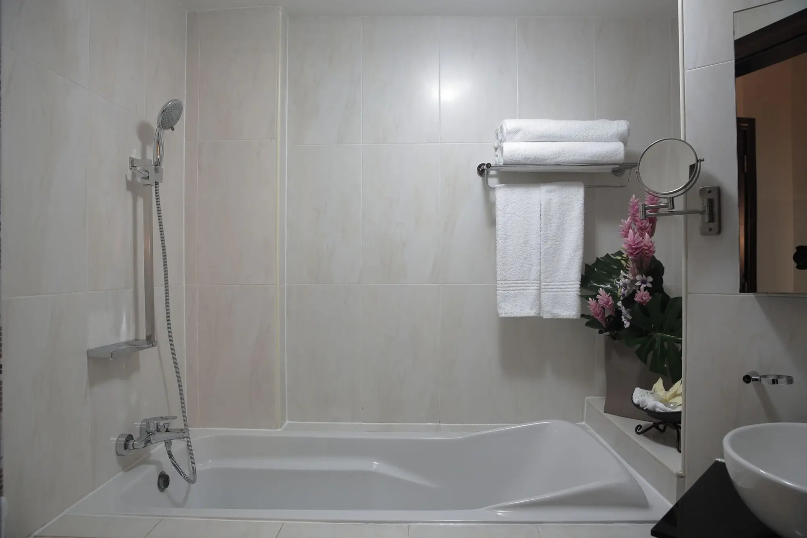 Oak Plaza Hotel - East Legon