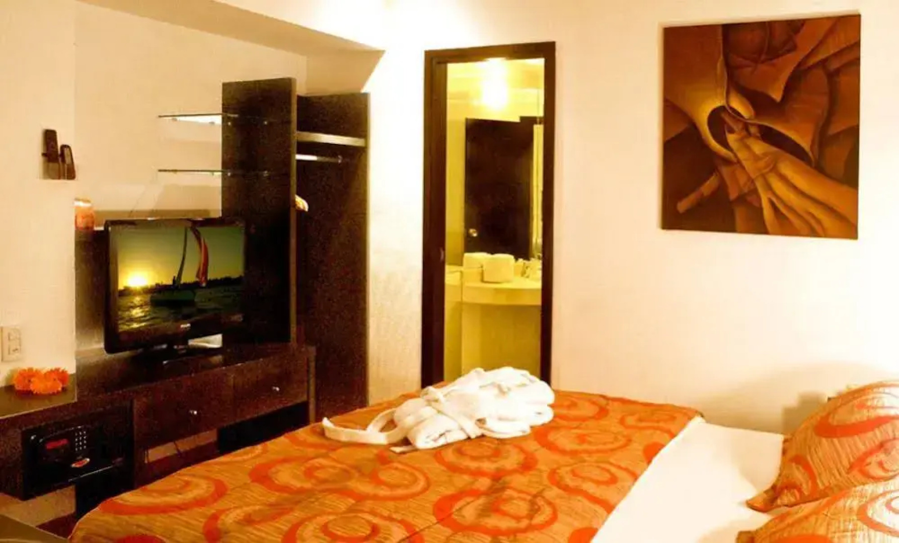 Urquiza Apart Hotel & Suites