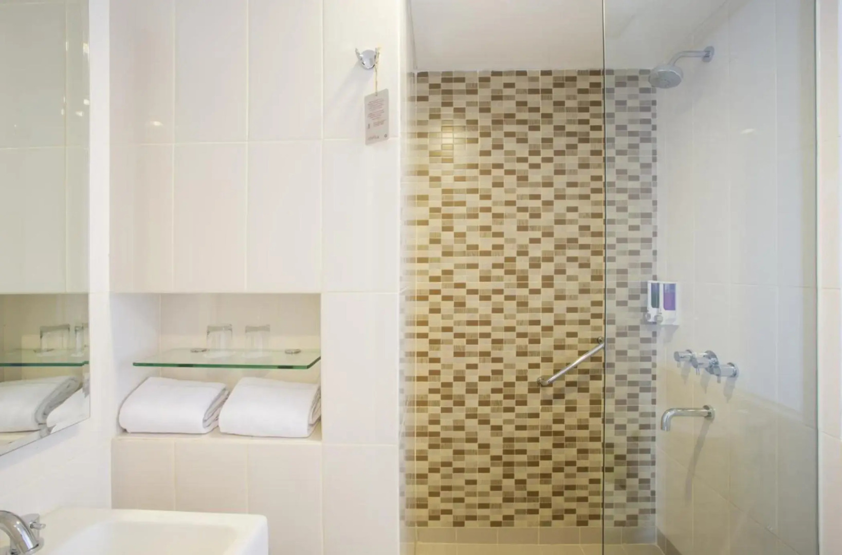 Amaris Hertasning - Makassar