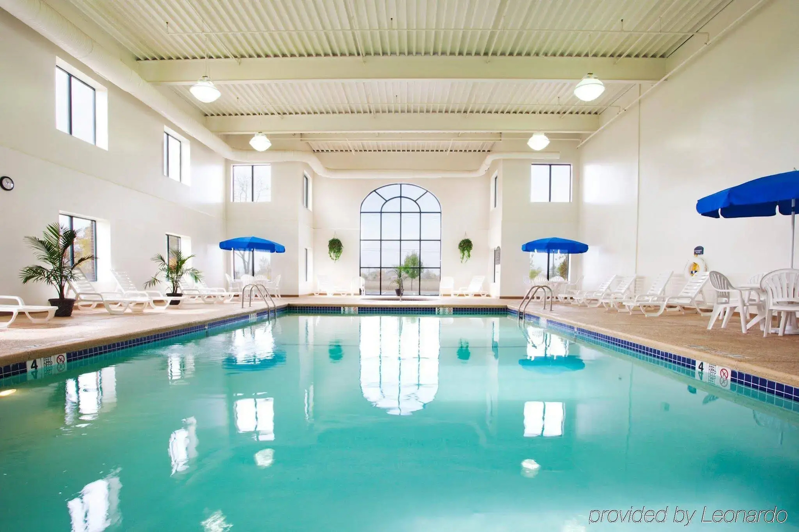 Holiday Inn Express Hotel & Suites Buffalo-Airport by IHG