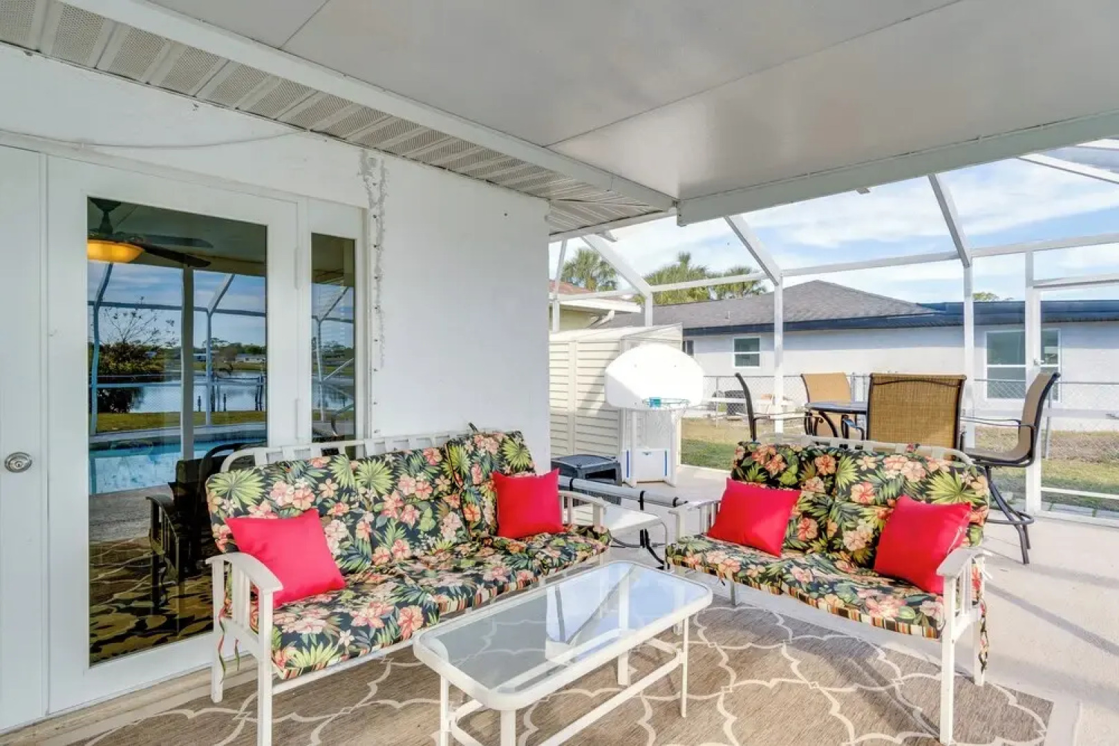 4 Mi to Warm Mineral Springs: Canal-front Getaway