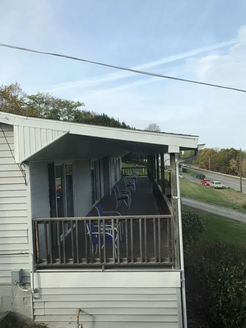 The Anchor Inn and Marina