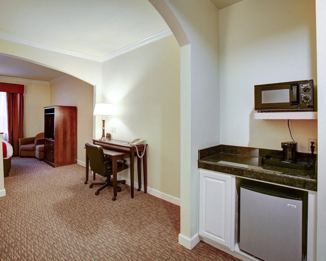Comfort Suites Texas Ave.