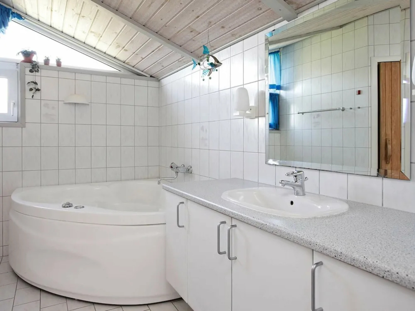 Sprawling Holiday Home at Hvide Sande With Indoor Whirlpool