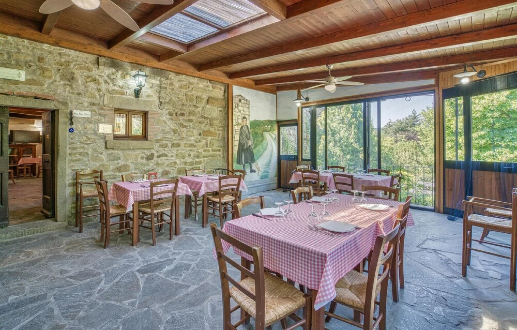 Nice Apartment in Cortona AR With 1 Bedrooms, Wifi and Outdoor Swimming Pool