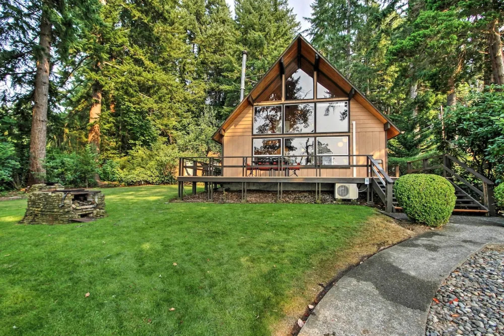 Waterfront Cabin w/ Fire Pit in Gig Harbor!