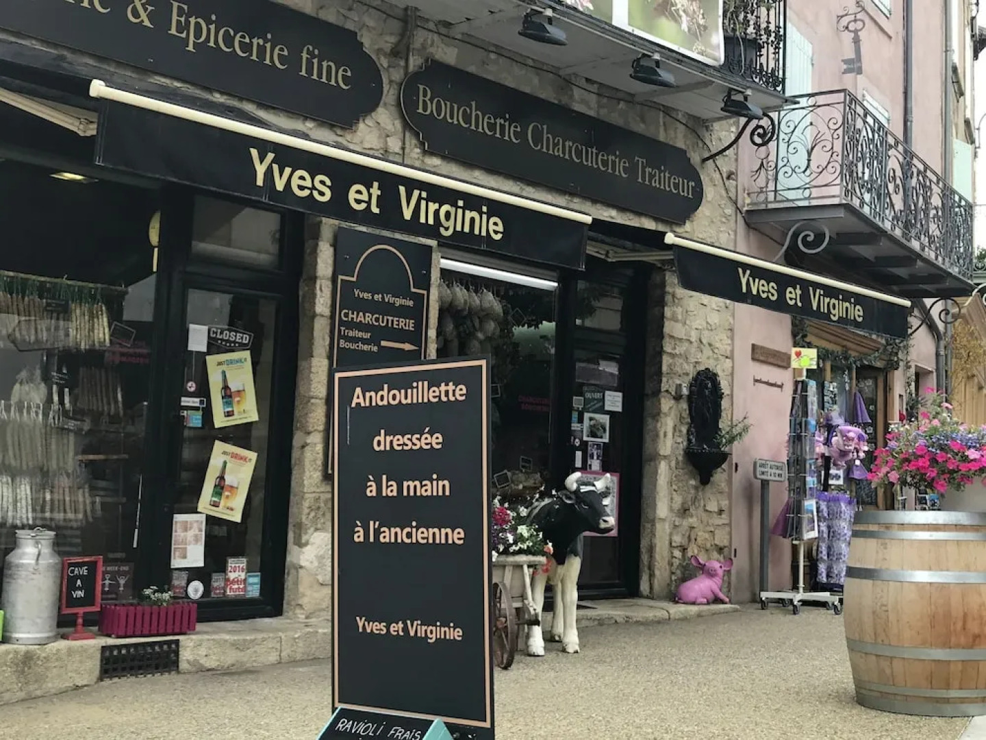 Stylish Villa With Heated Swimming Pool Close to the Lovely L'isle-sur-la-sorgue