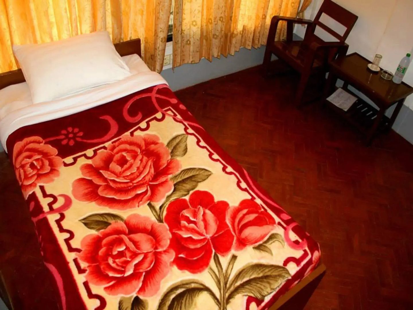 Naung Tong Hotel