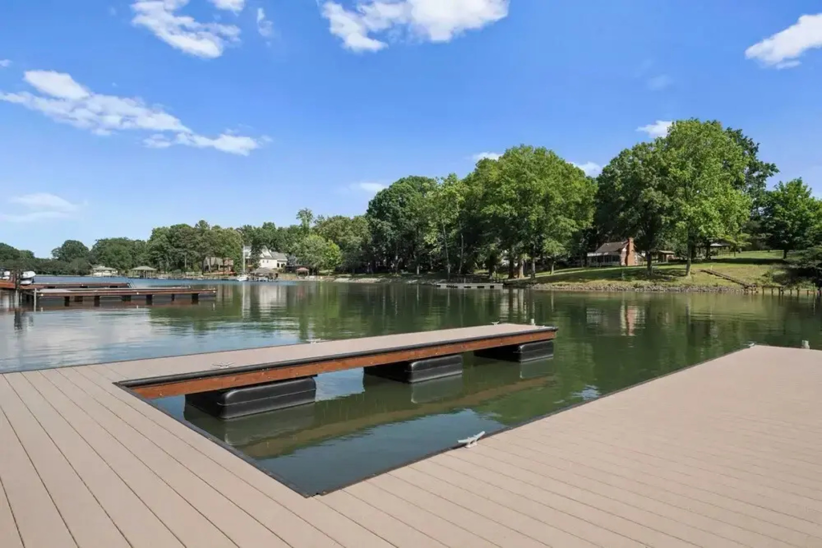 Black Bear & Blue Heron by Avantstay 2 Lakefront Homes, Sleeps 43 Pool, Dock, Theater