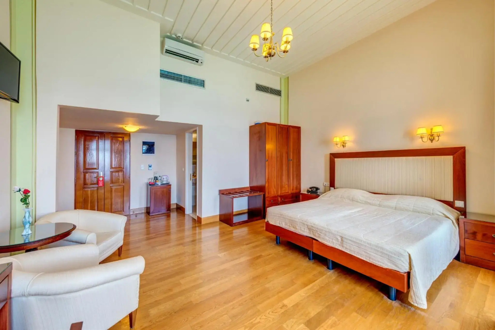 Apollonion Palace Hotel