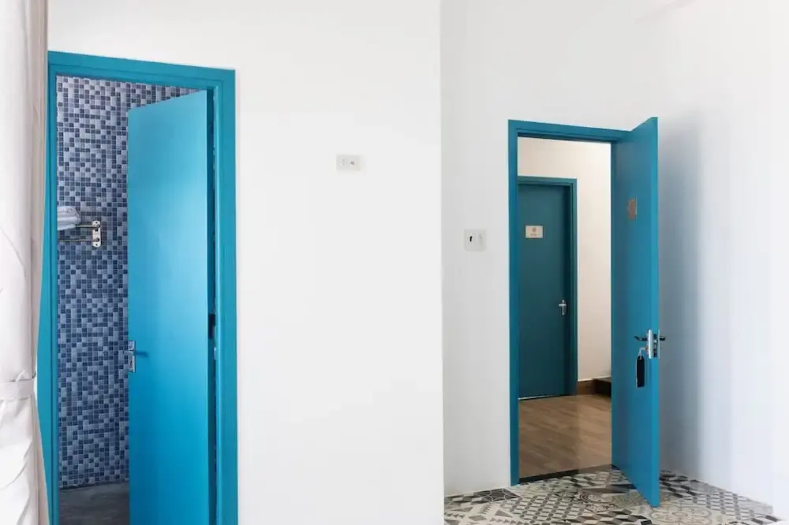 Blue Anchor Lodge & Cafe-Binh Ba Island