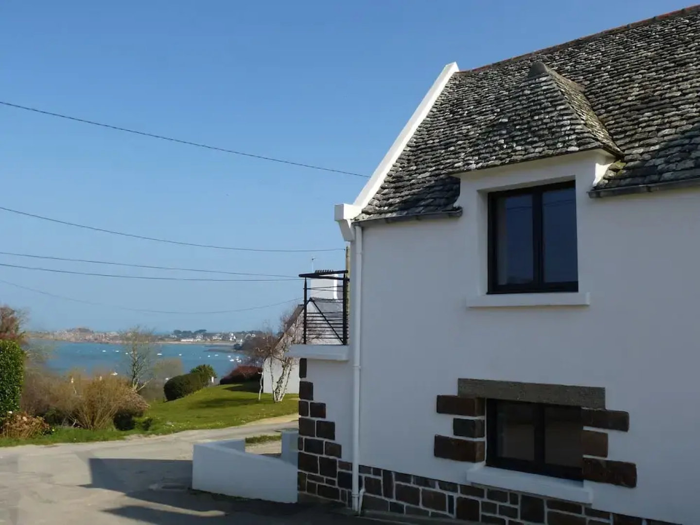 Cottage in Plougasnou Near Stunning Beaches