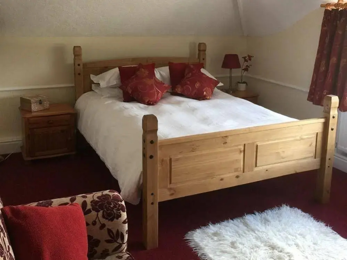 Greyhound Country Inn