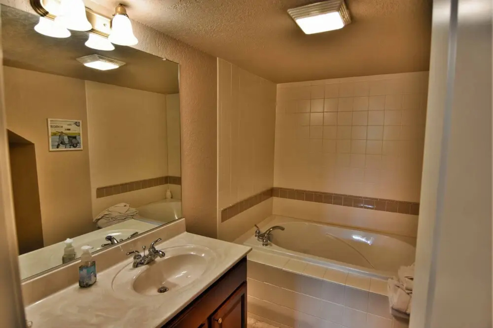 Unit 305 2 BD/ 2 BA Condo 2 Bedrooms 2 Bathrooms Condo
