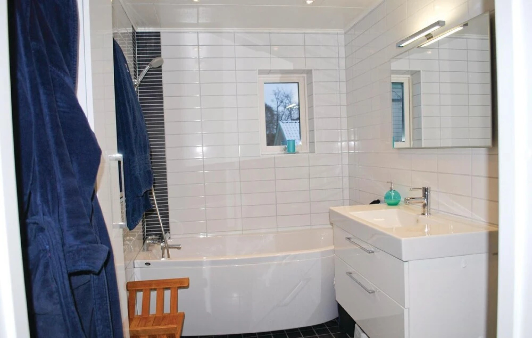 Beautiful Home in Västra Frölunda With 3 Bedrooms and Wifi