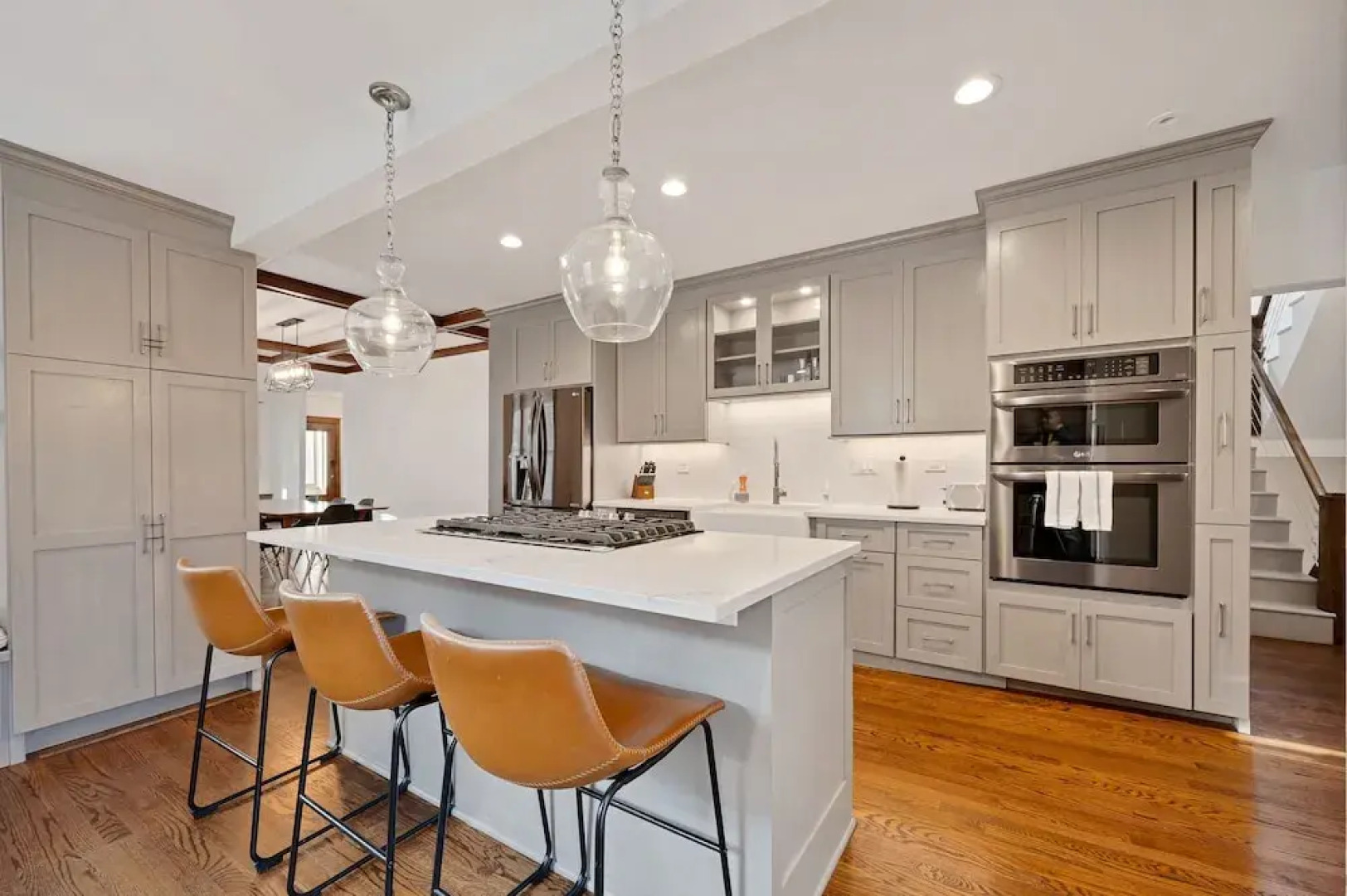 Charming Oak Park 4BD/3.5BA and 2 Private Parking by AllSet Turnover