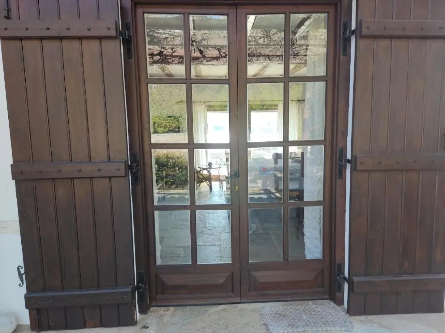 Lito's dream villa by the sea!