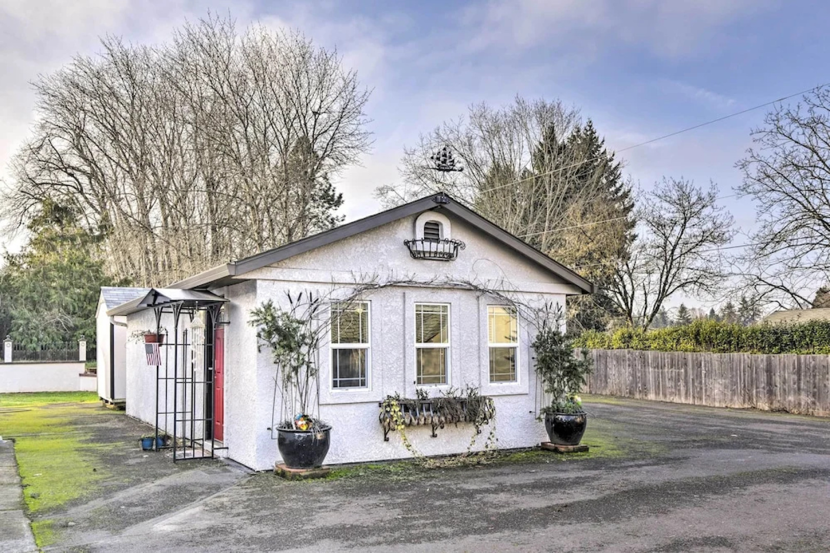 Well-appointed Milwaukie Home: Great Location