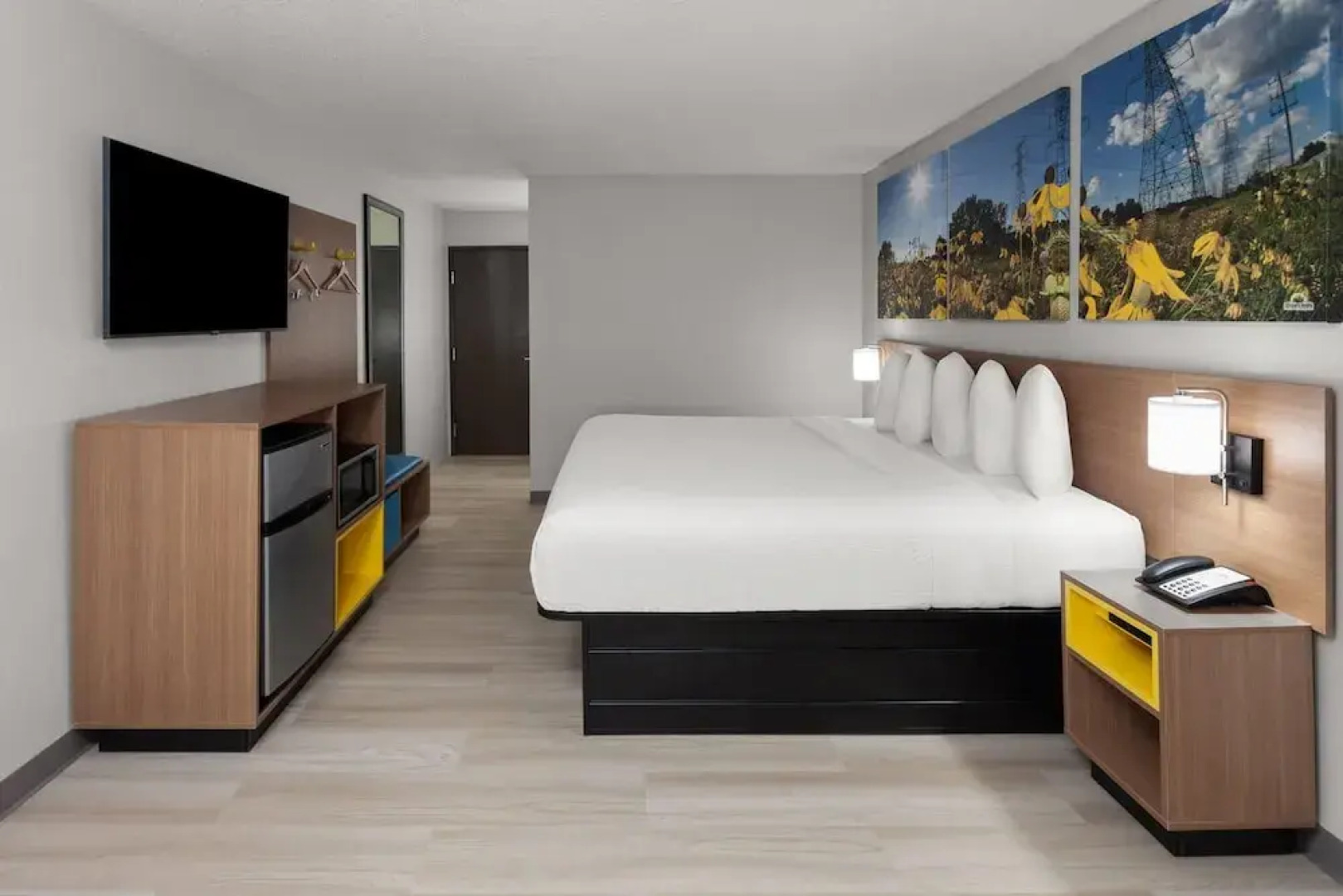 Days Inn & Suites By Wyndham Kaukauna Wi