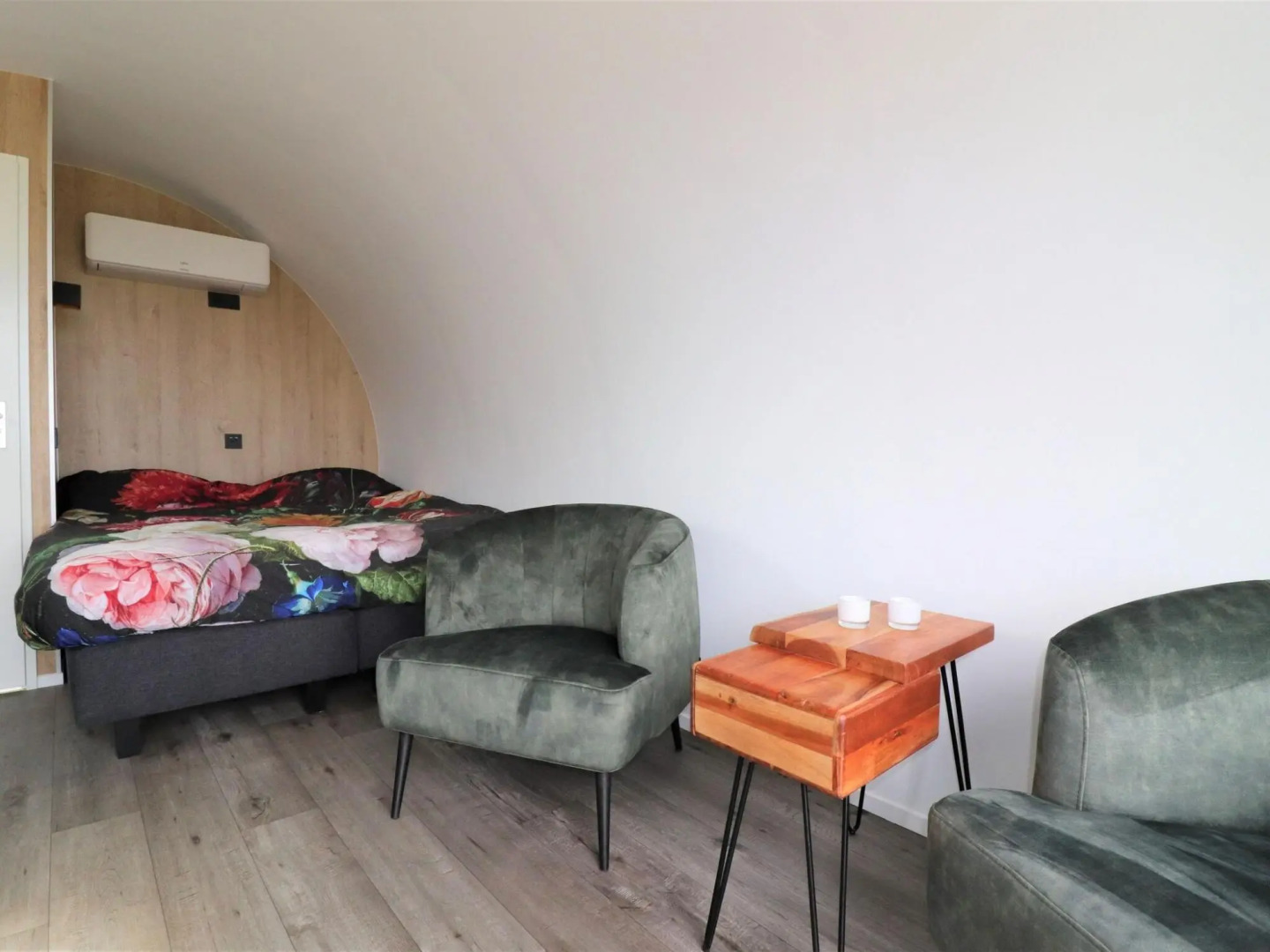 Unique Nature Lodge With Unobstructed View