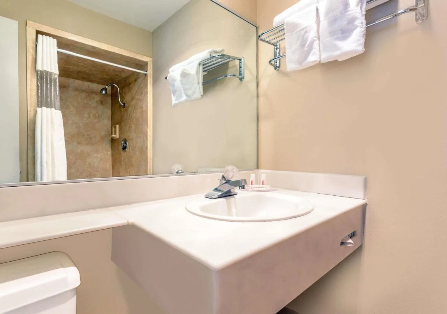 Travelodge by Wyndham Seattle University