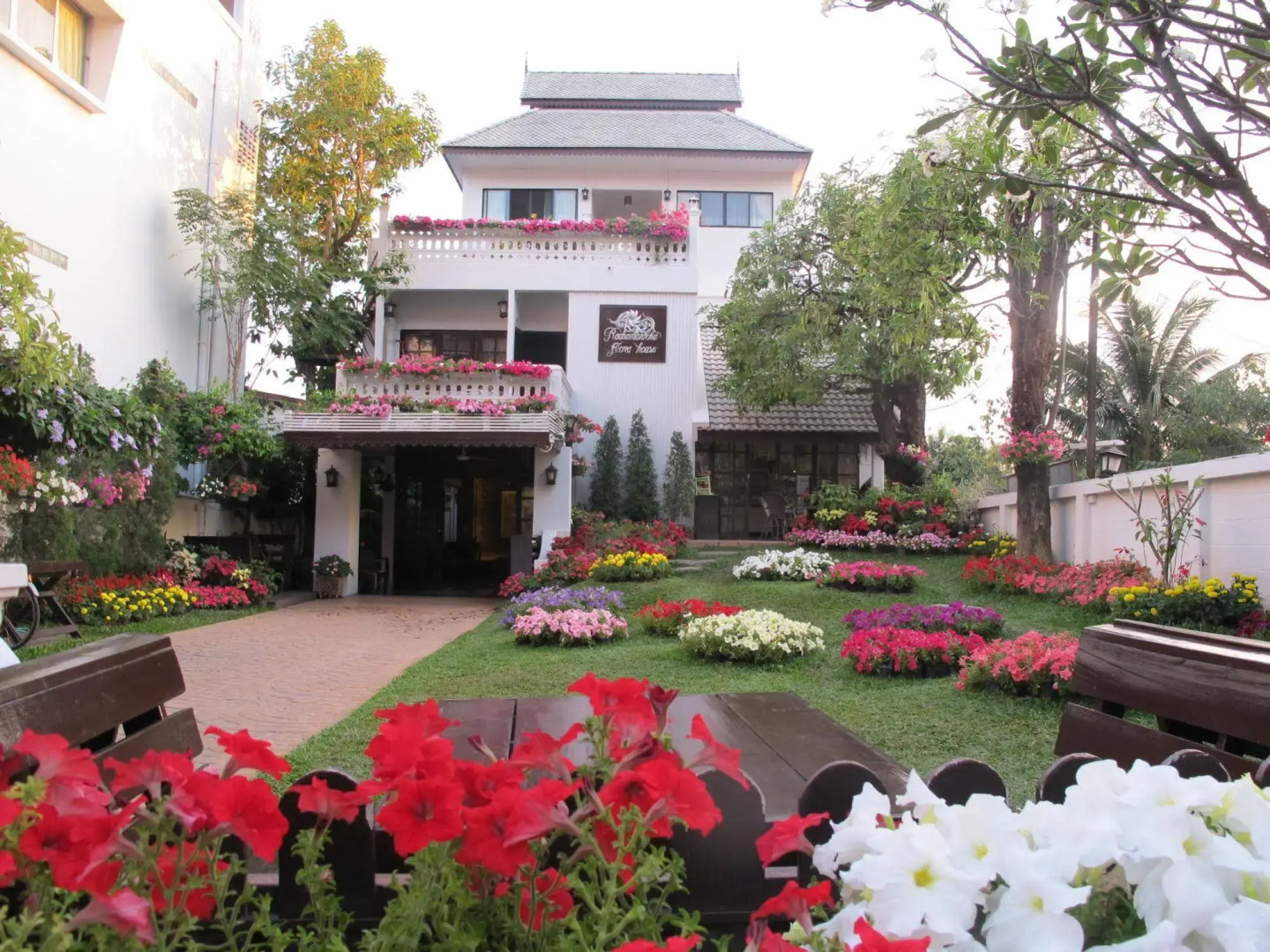 Rachamankha Flora House